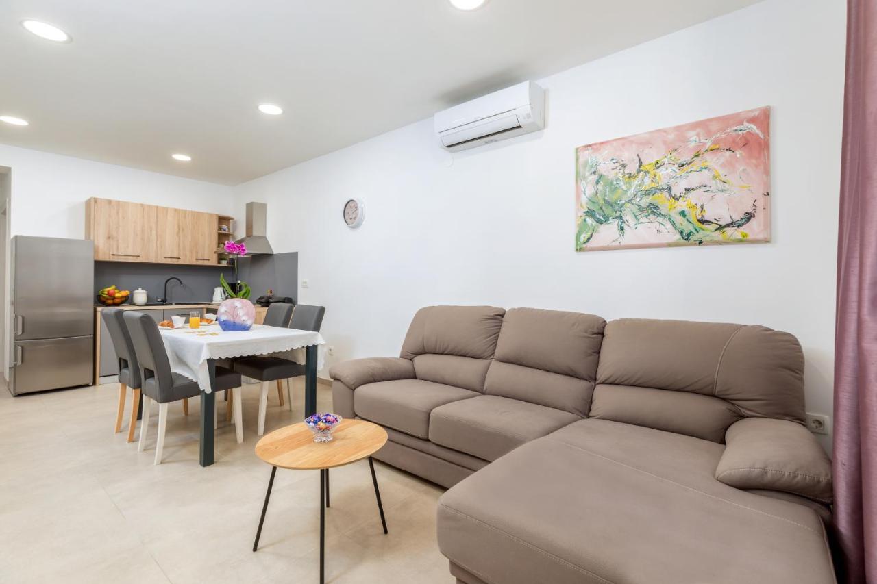 Apartment Lorilu Pula Eksteriør billede